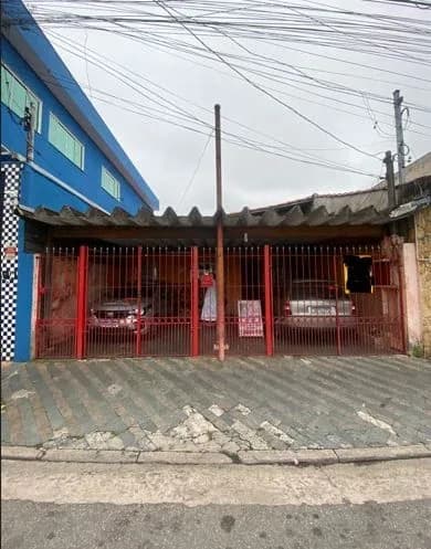 Foto de Casa ampla com 04 dormitórios na av. Satélite, ótima localização para comercial e entre demais.
