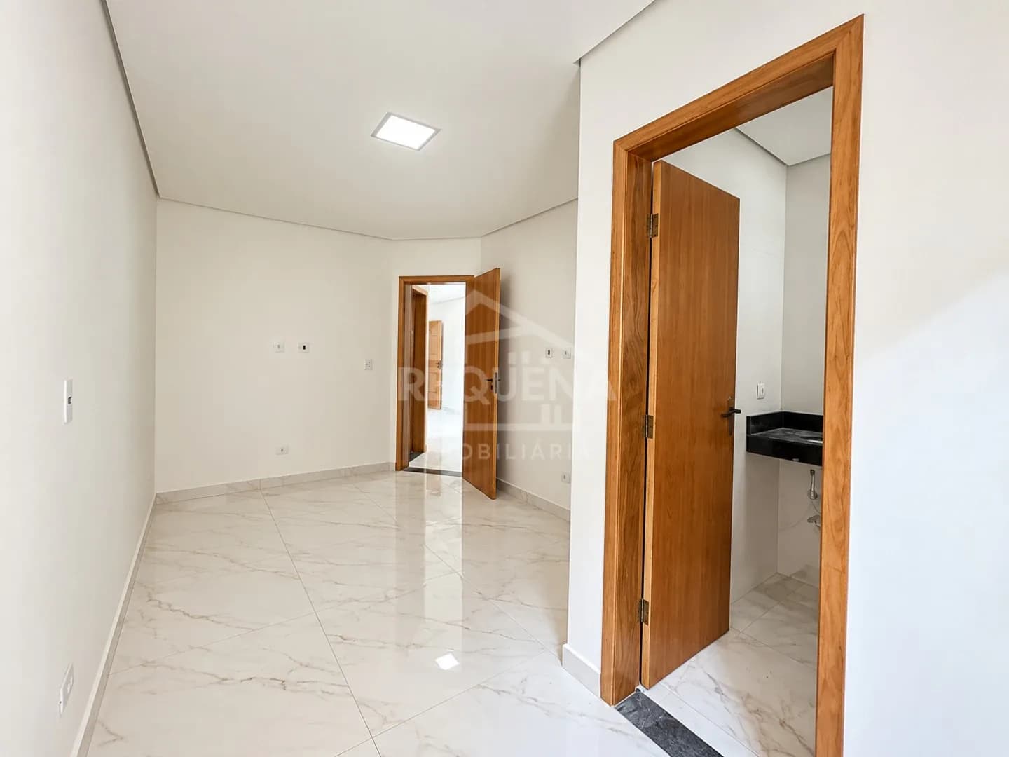 Foto de Cobertura 2 dormitórios, 1 suíte, elevador e 1 vaga – jardim ana maria